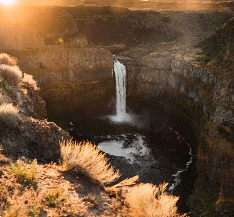 Cabinet Genève, Sophrologie, Hypnose, Massothérapie, Soyez libre, prenez votre envol, liberté, bien être, corps, esprit, thérapie, accompagnement thérapeutique, médecine alternative, soin, cœur, amour, ressources, potentiels, pensées, état modifié de conscience